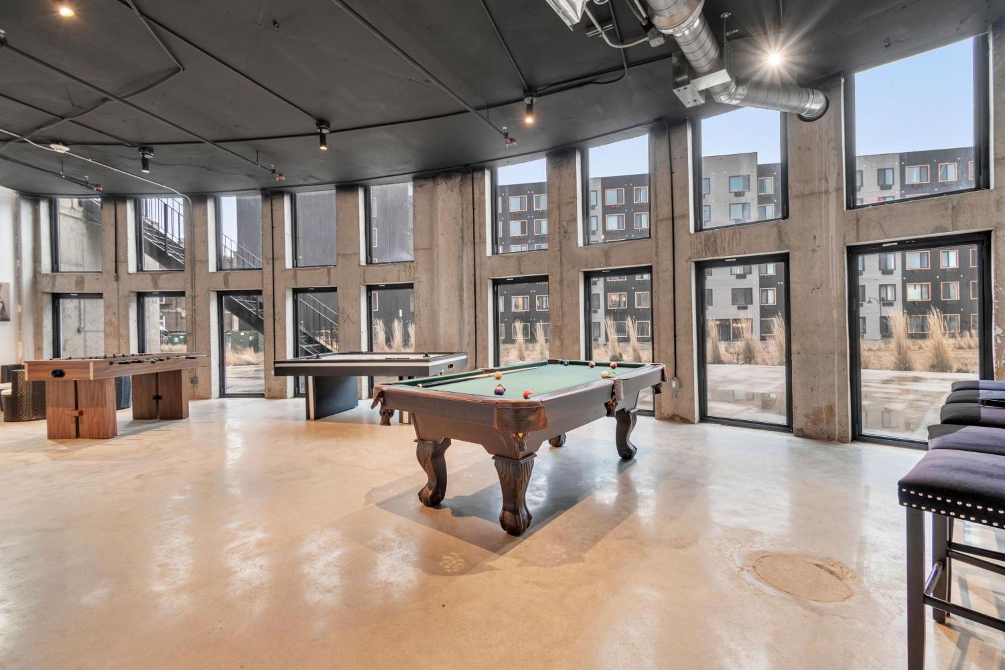 Pink Heaven Indoor Pool, Free Parking, Near Nyc Apartment Elizabeth Exterior photo