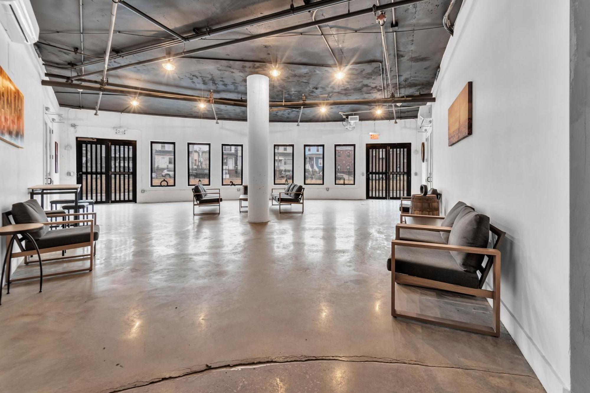Pink Heaven Indoor Pool, Free Parking, Near Nyc Apartment Elizabeth Exterior photo